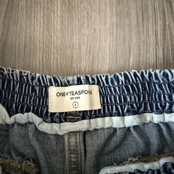 Womens Denim Elastic-Waist Shorts - Blue - Picture 5 of 5